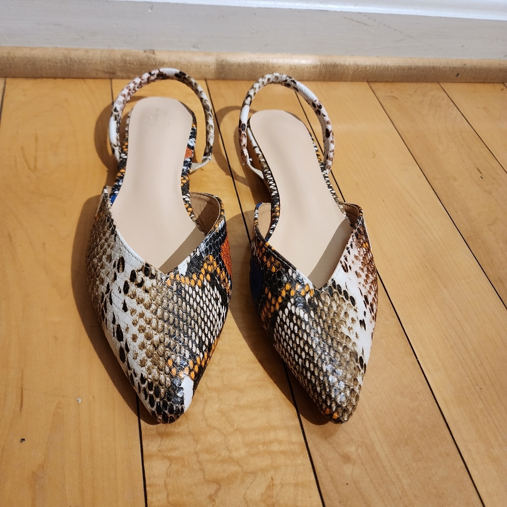 Stylish Snakeskin Pattern Flats - image 3